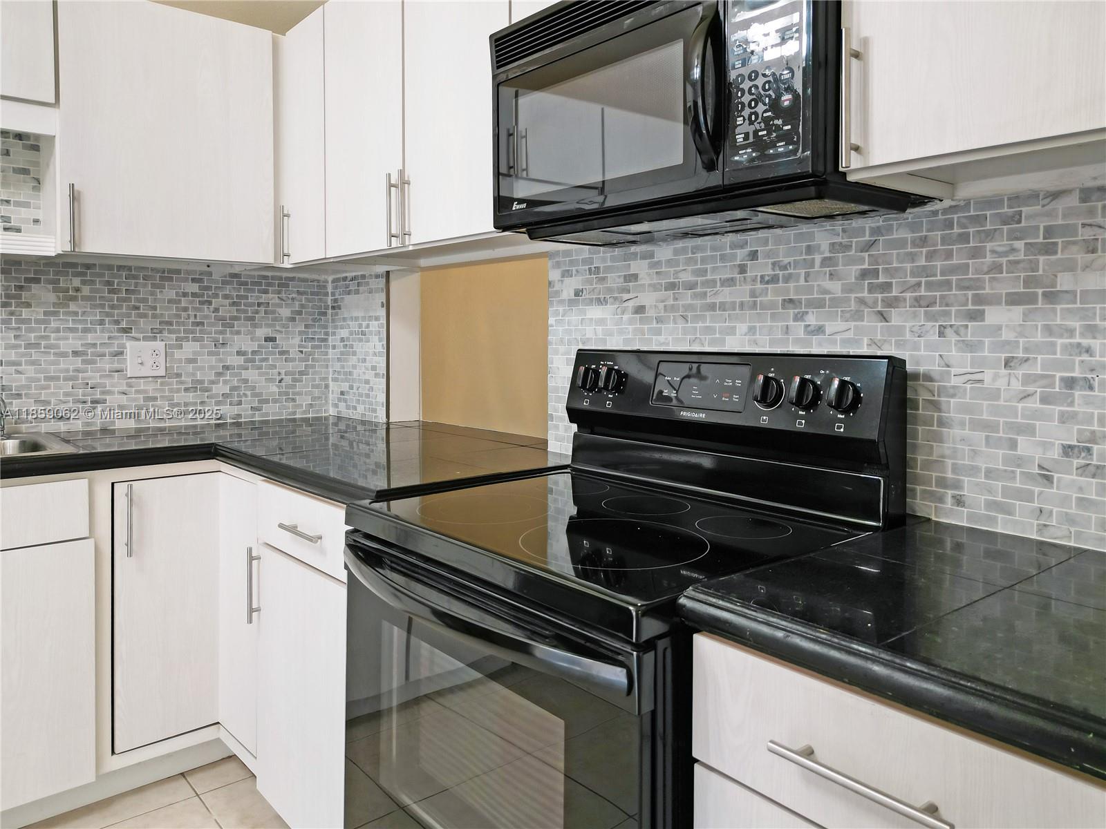 114 Essex Rd # 36 Unit: 1-36