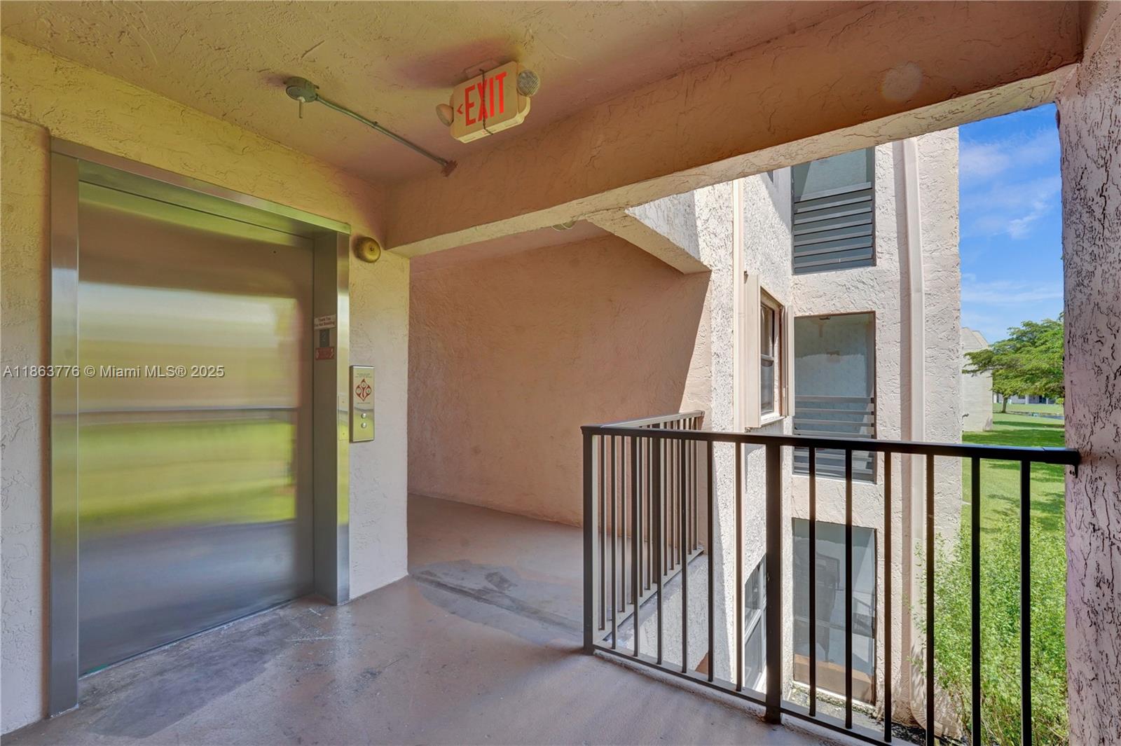 10332 Sunrise Lakes Blvd Unit: 206