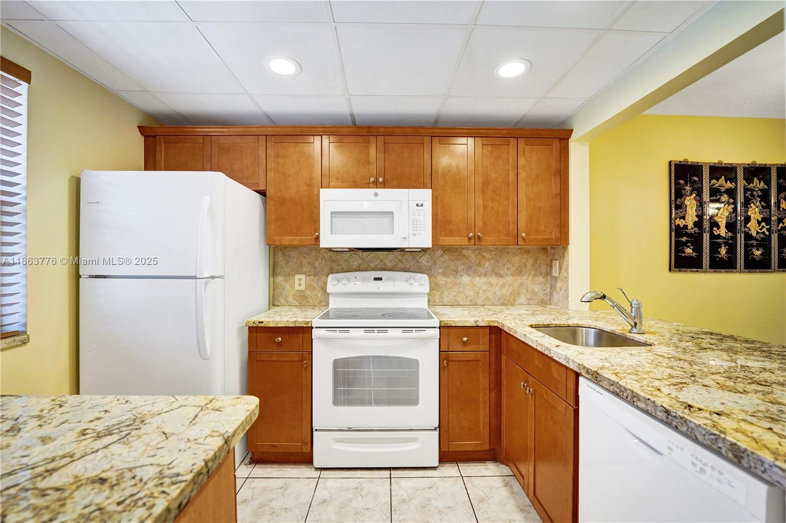 10332 Sunrise Lakes Blvd Unit: 206