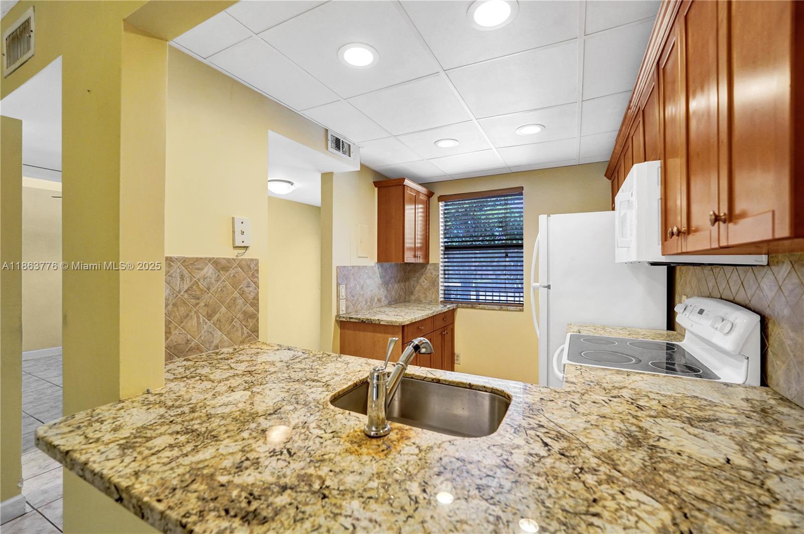 10332 Sunrise Lakes Blvd Unit: 206