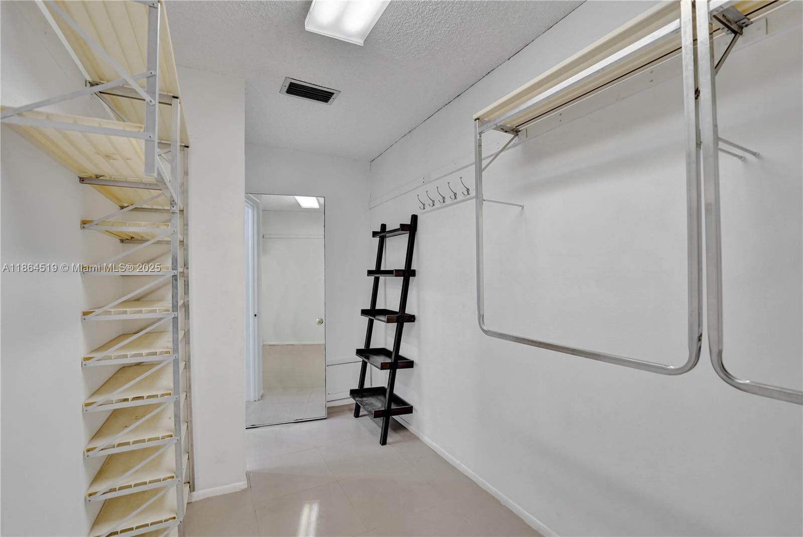 5708 Mulberry Dr # 5708