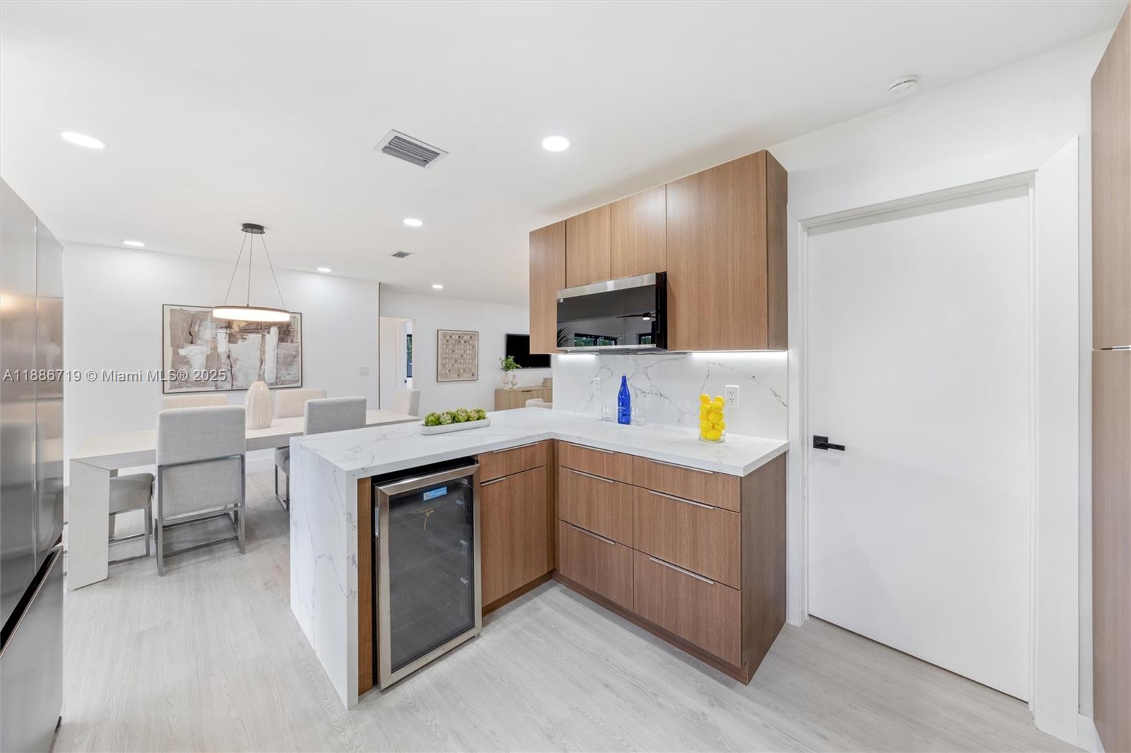 1305 N 31st Rd