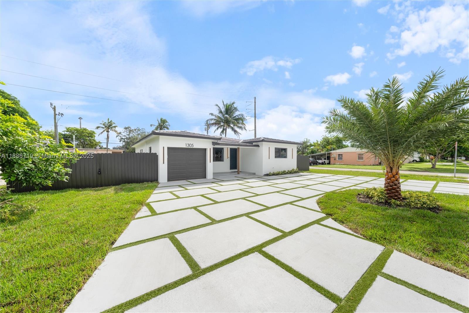 1305 N 31st Rd