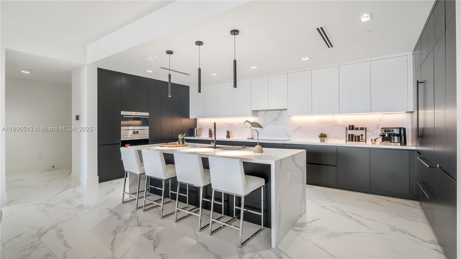 160 Isle Of Venice Dr # 402