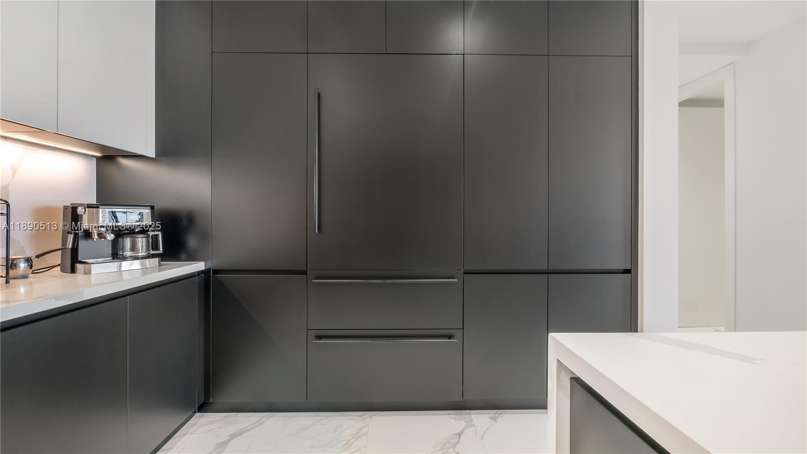 160 Isle Of Venice Dr # 402