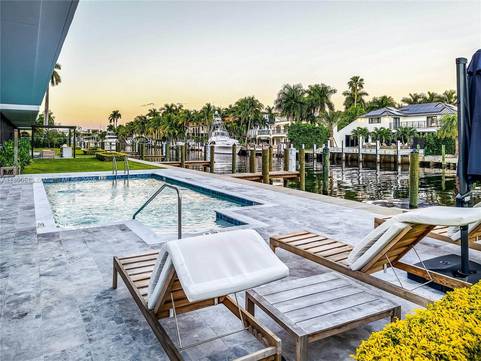 160 Isle Of Venice Dr # 402