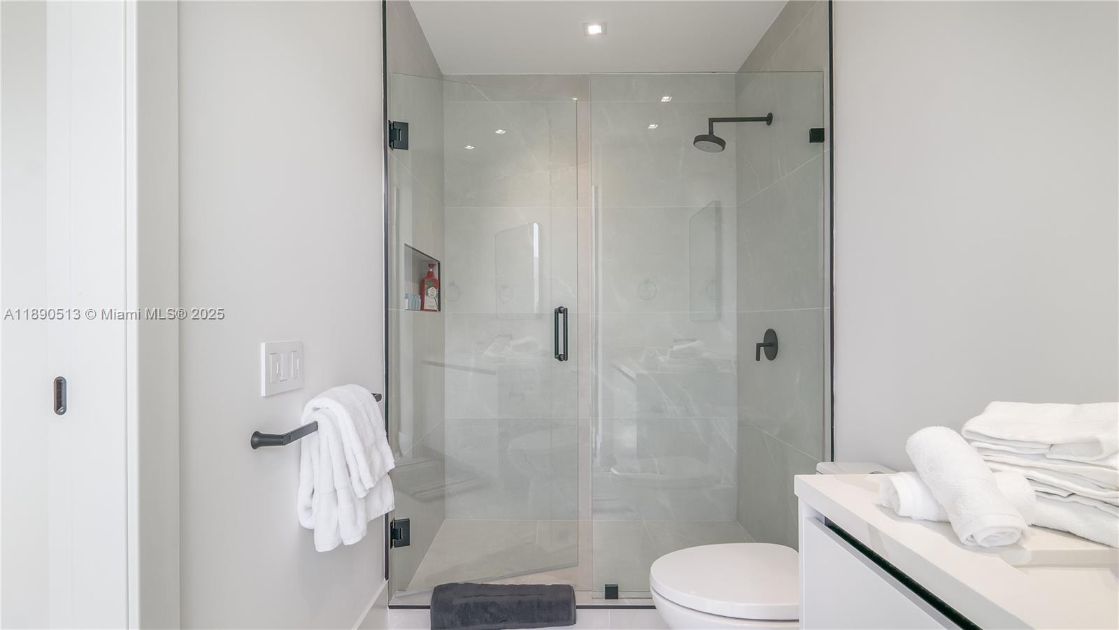 160 Isle Of Venice Dr # 402