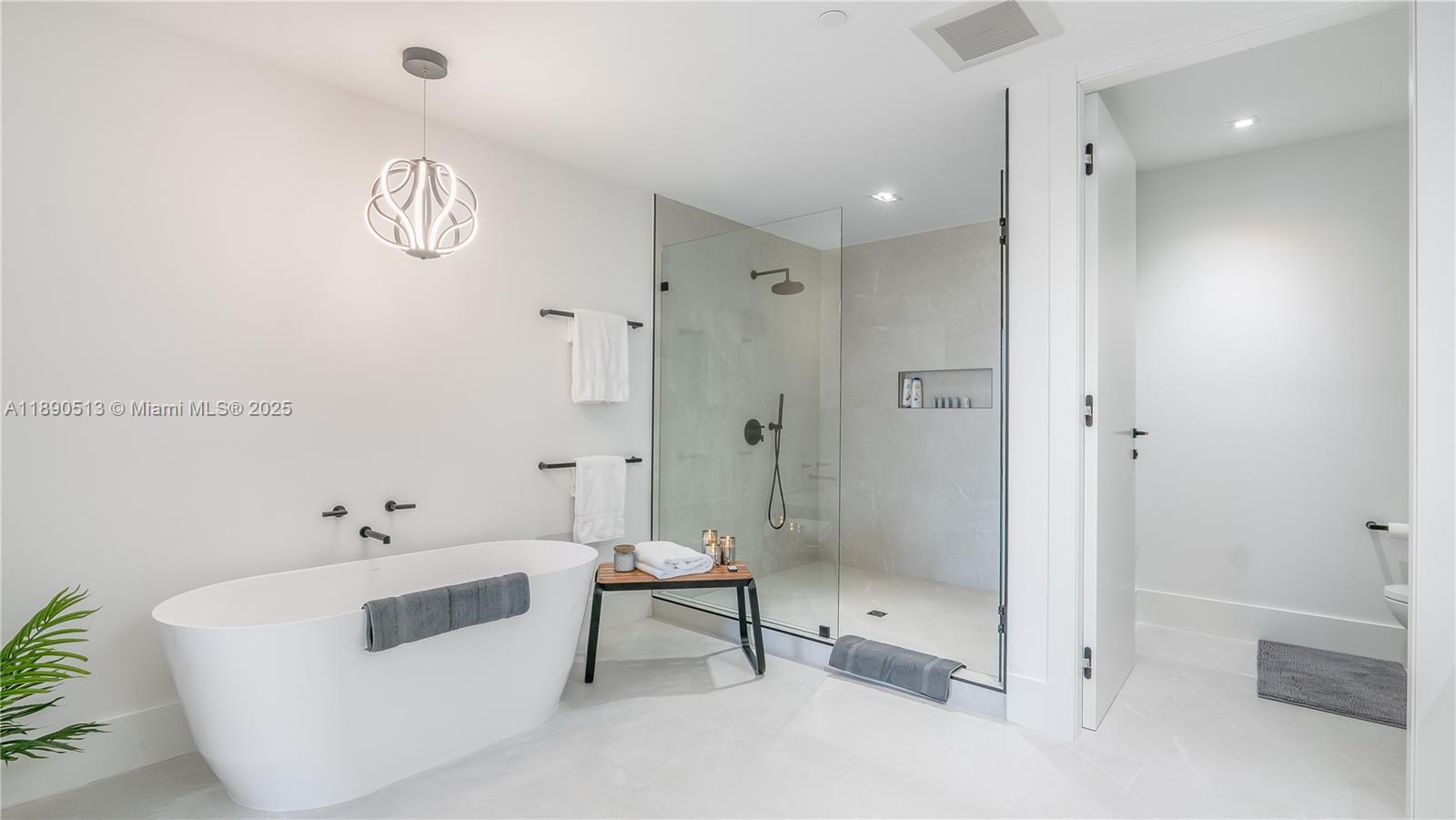 160 Isle Of Venice Dr # 402