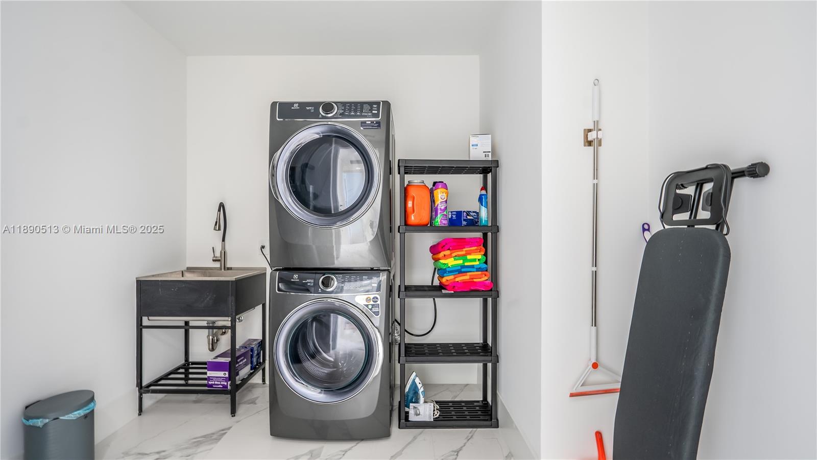 160 Isle Of Venice Dr # 402