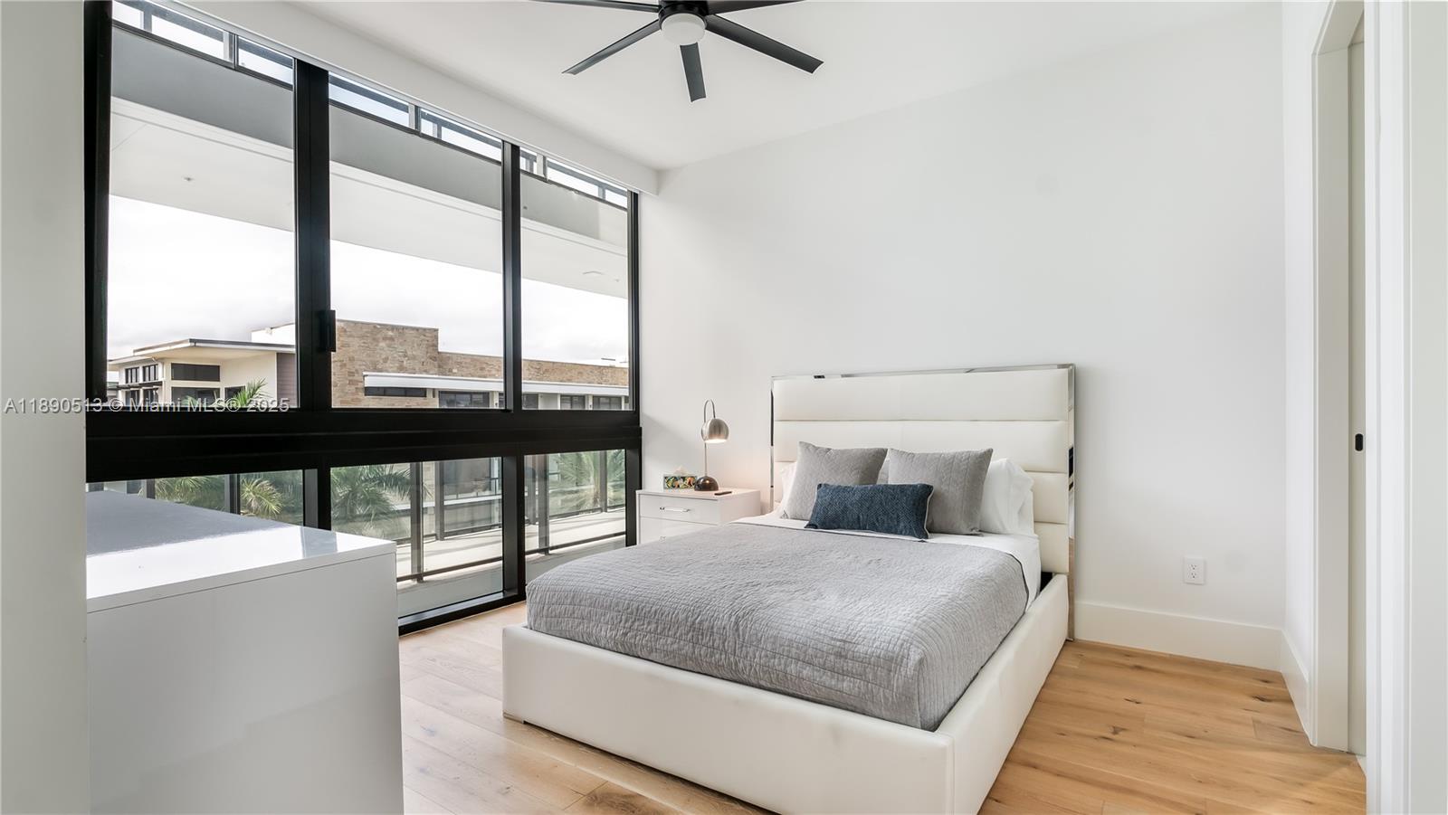 160 Isle Of Venice Dr # 402