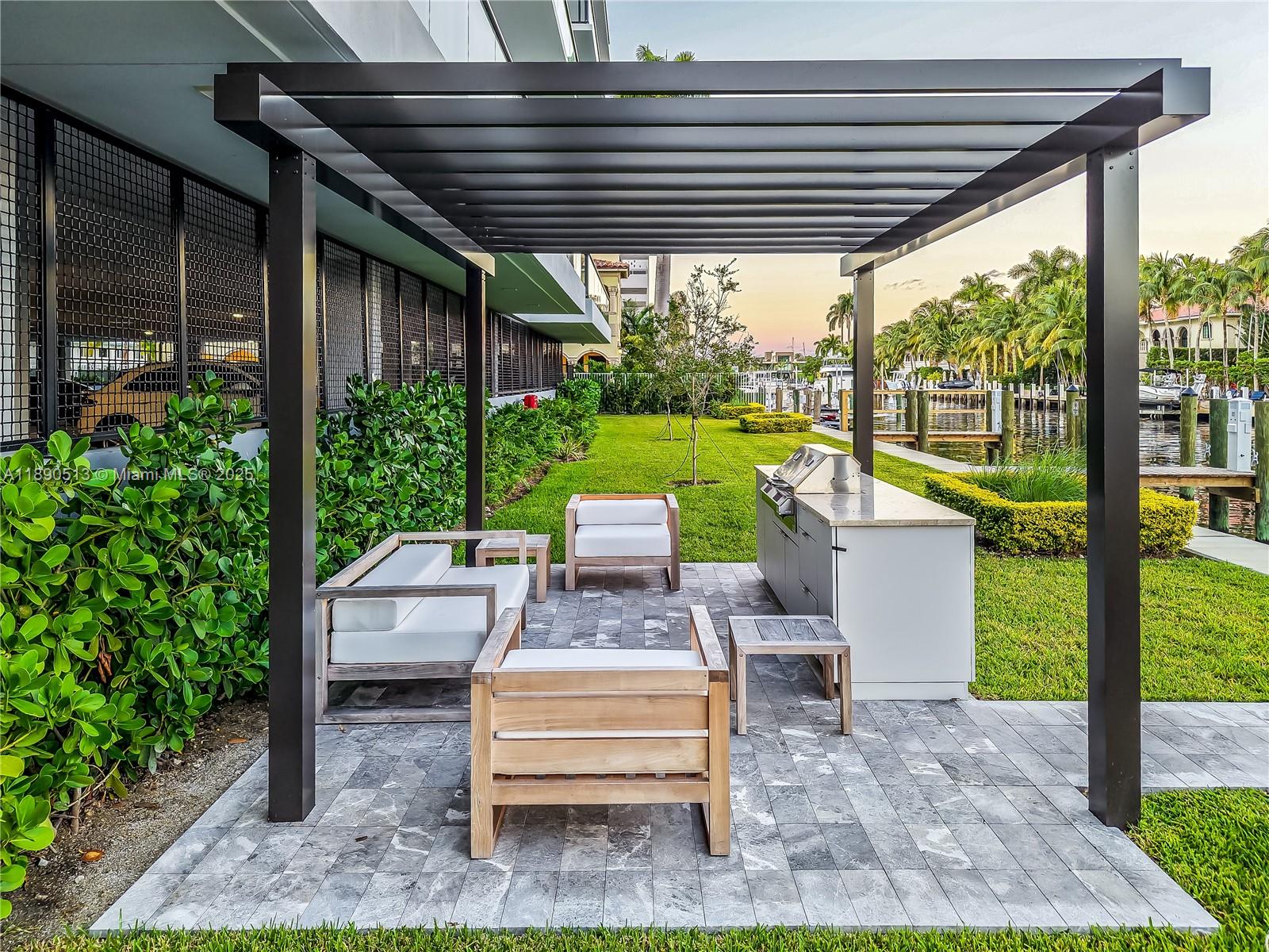 160 Isle Of Venice Dr # 402