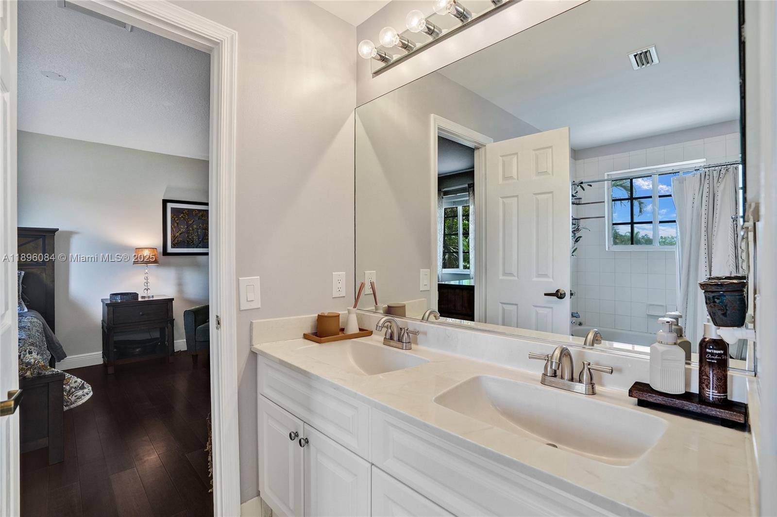 2509 Hunters Run Way