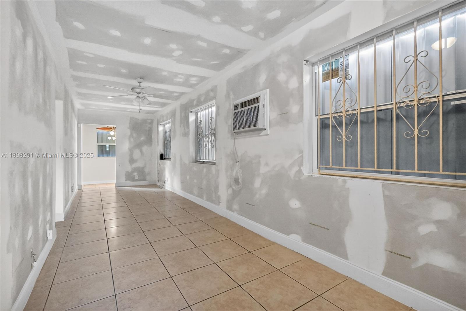 1537 NW 70th St, Miami