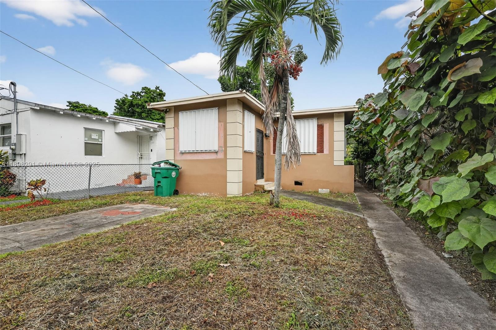 1537 NW 70th St, Miami