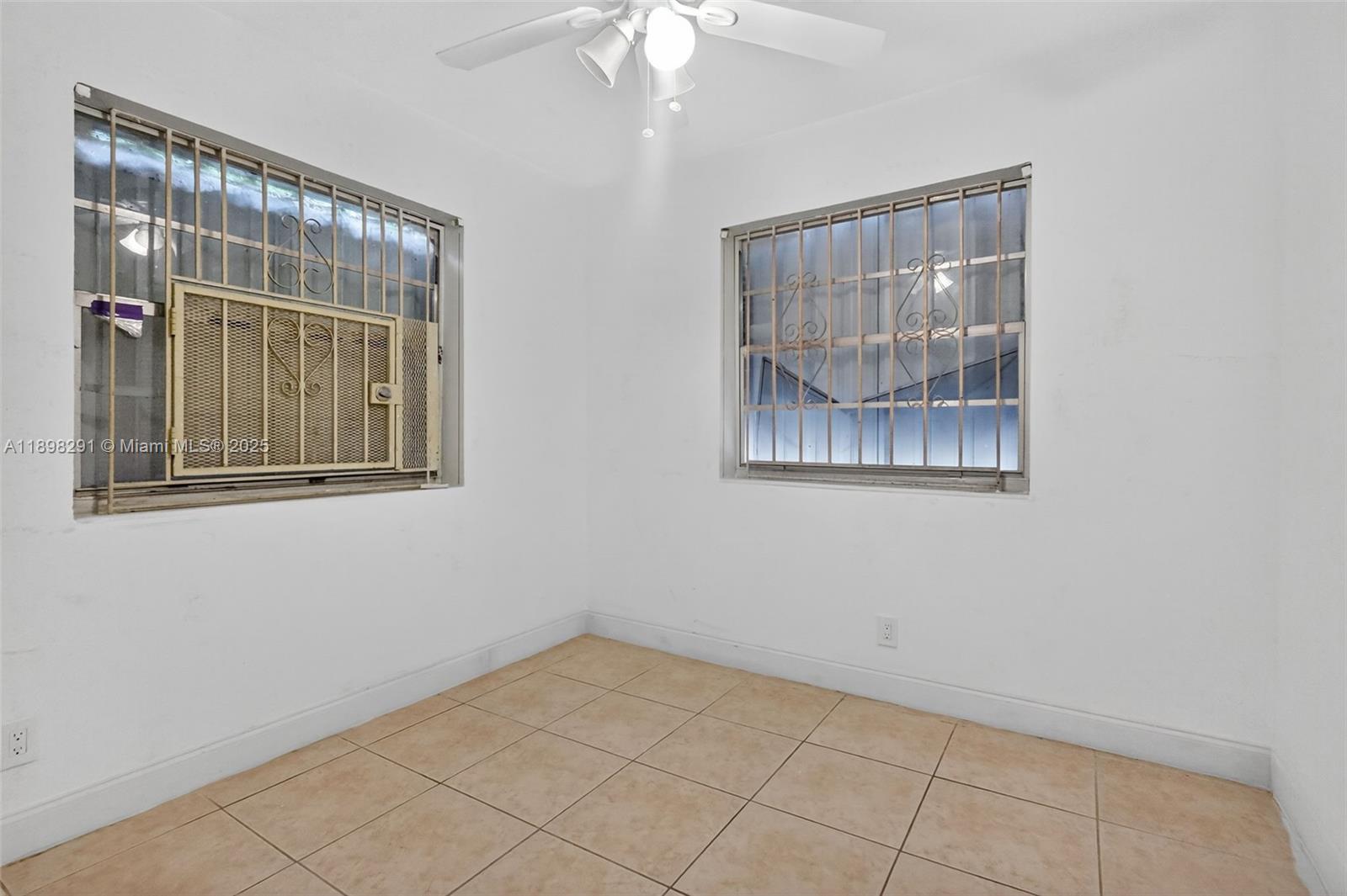 1537 NW 70th St, Miami