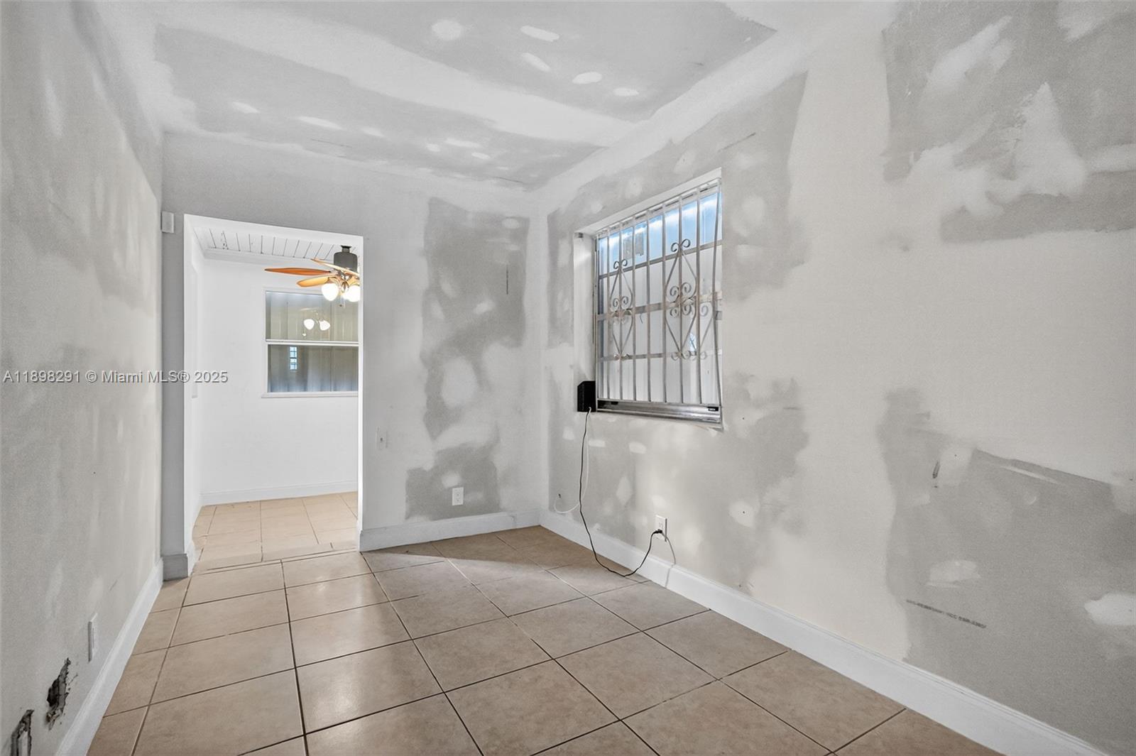 1537 NW 70th St, Miami