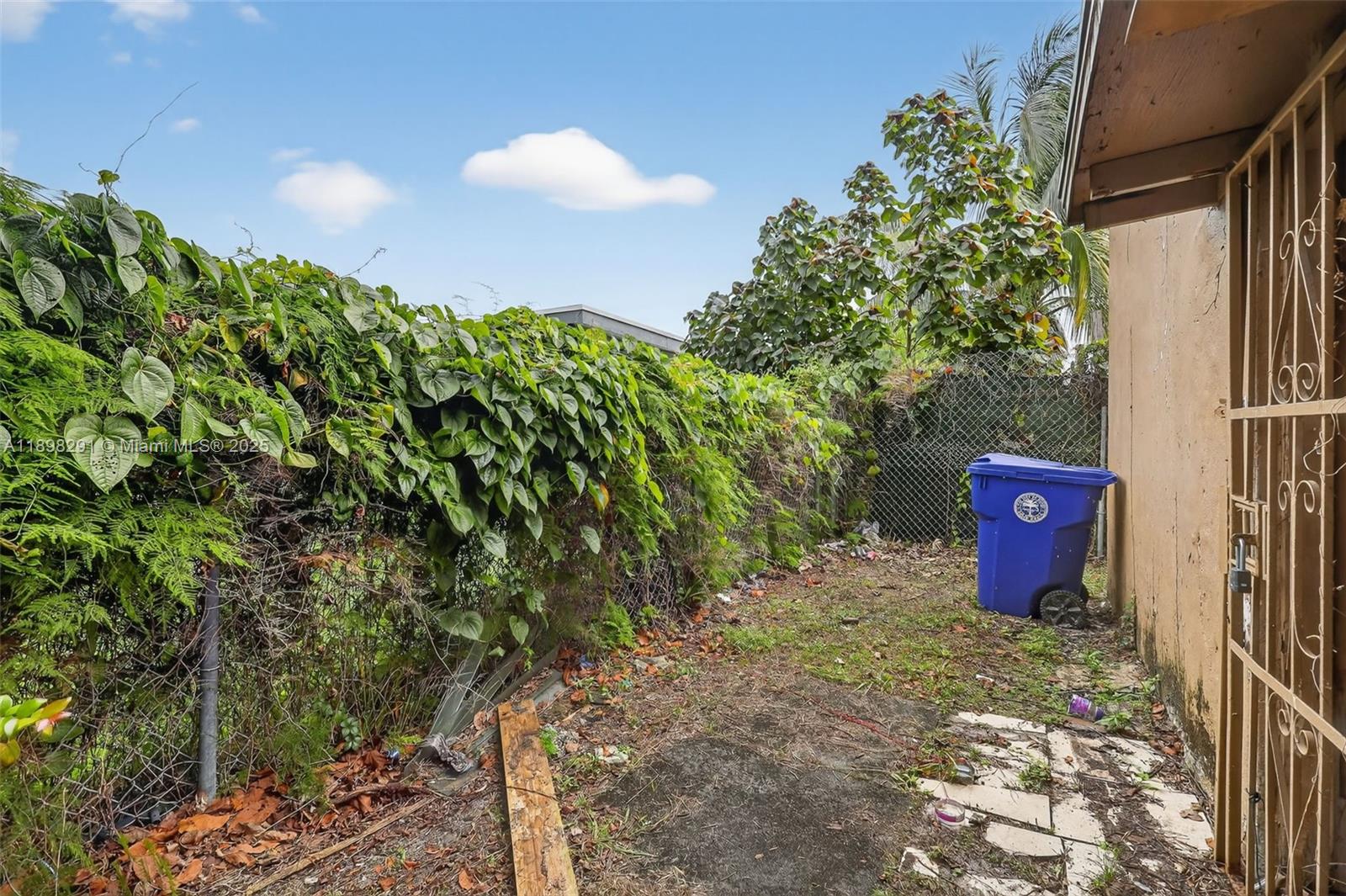 1537 NW 70th St, Miami