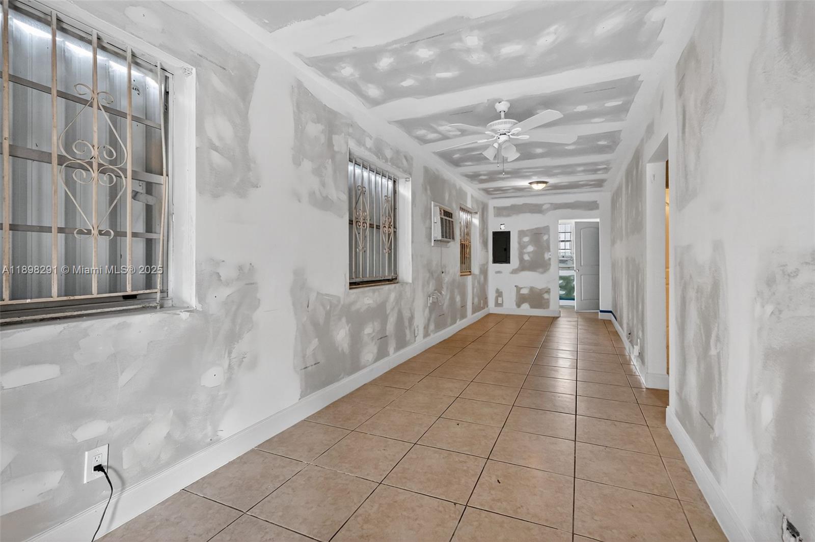 1537 NW 70th St, Miami