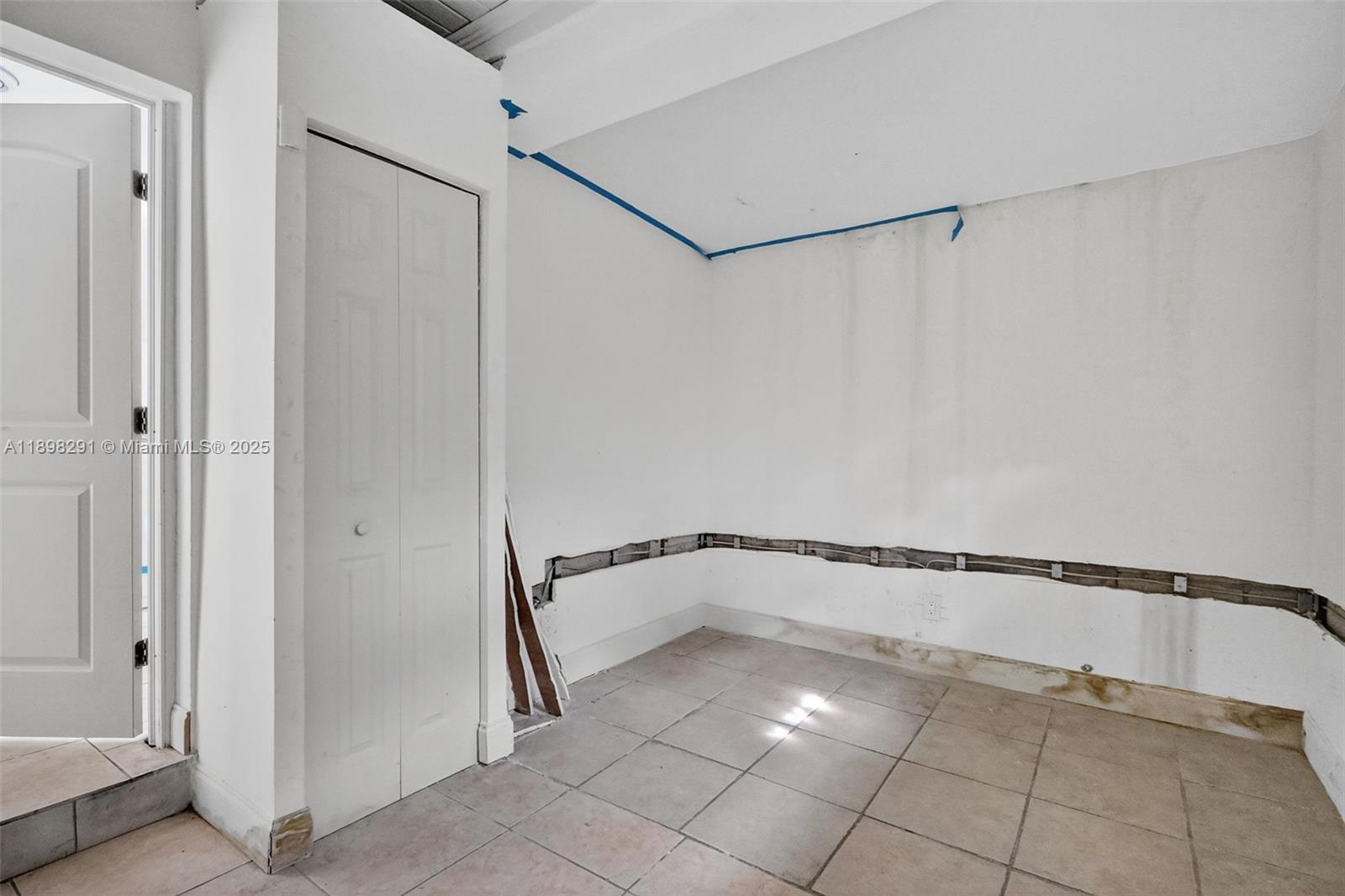 1537 NW 70th St, Miami