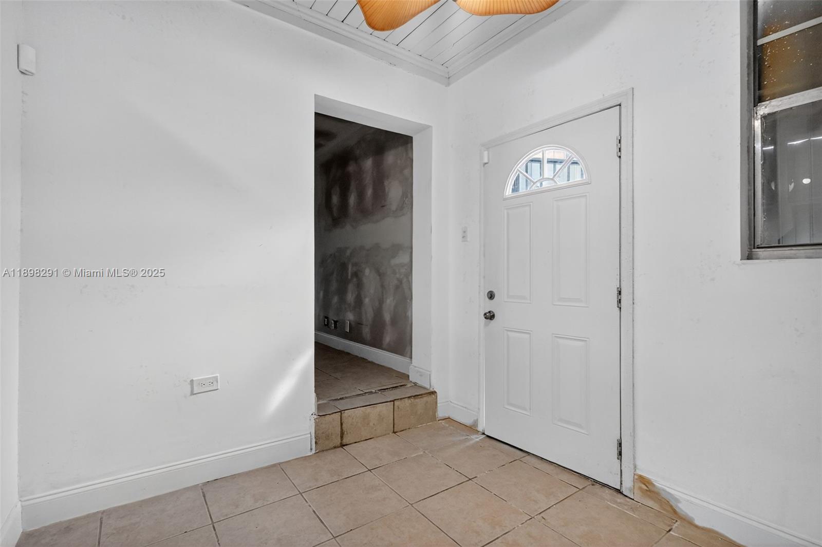 1537 NW 70th St, Miami