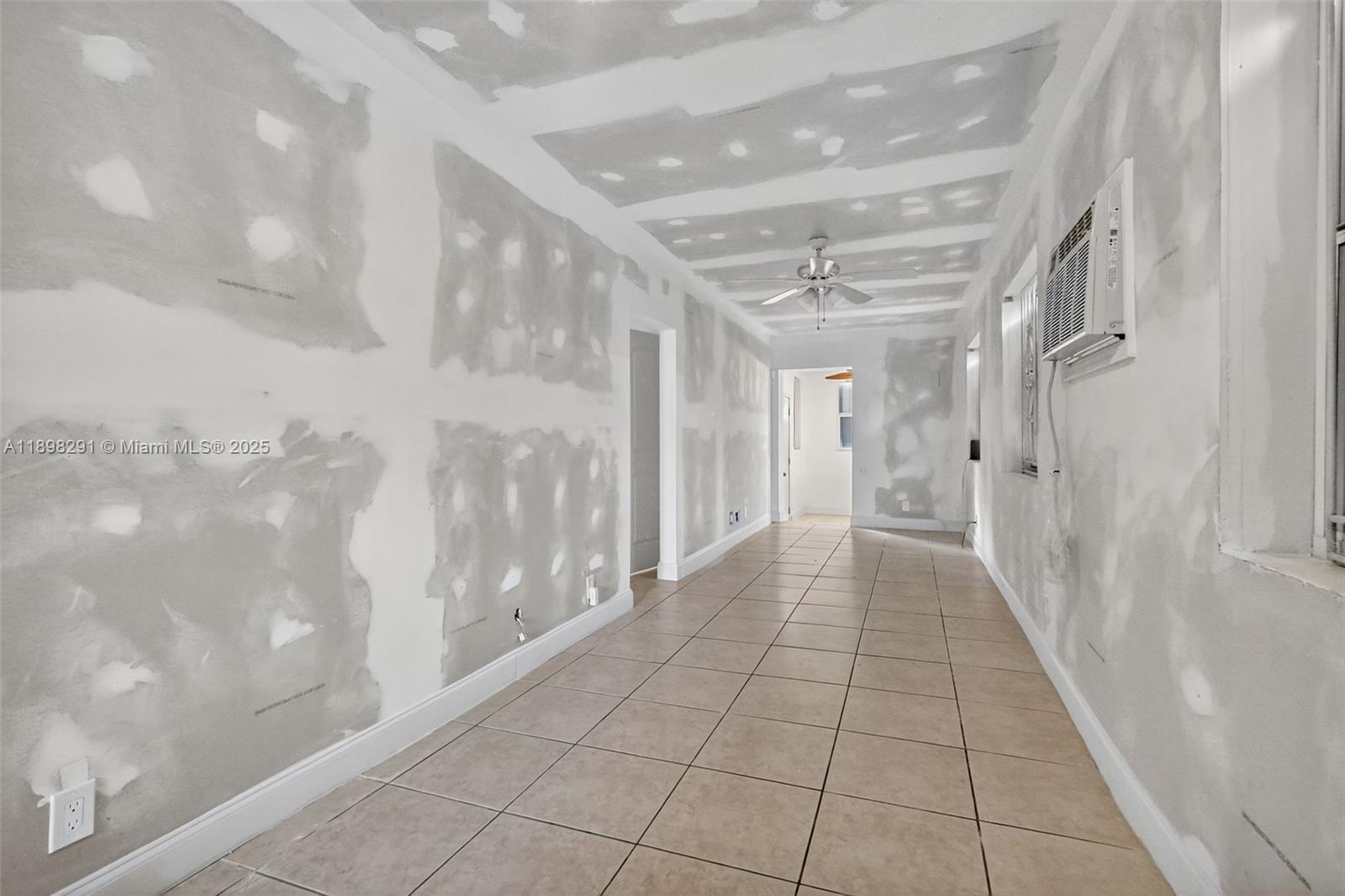 1537 NW 70th St, Miami