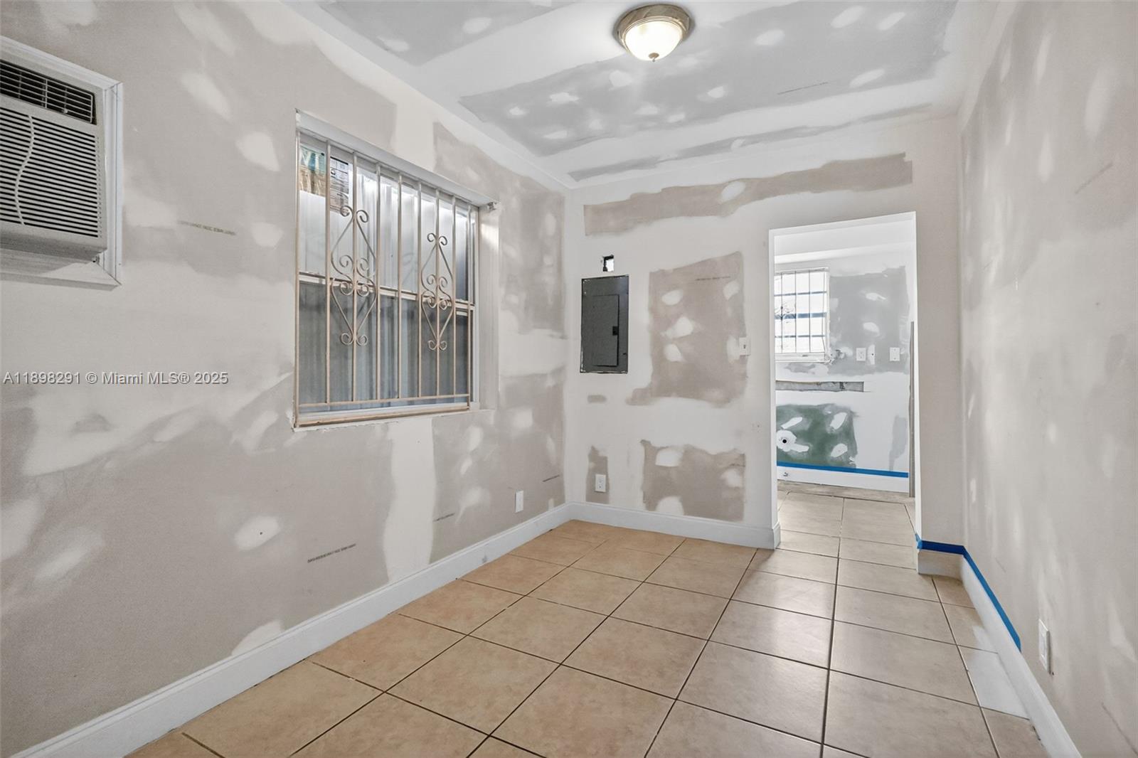 1537 NW 70th St, Miami