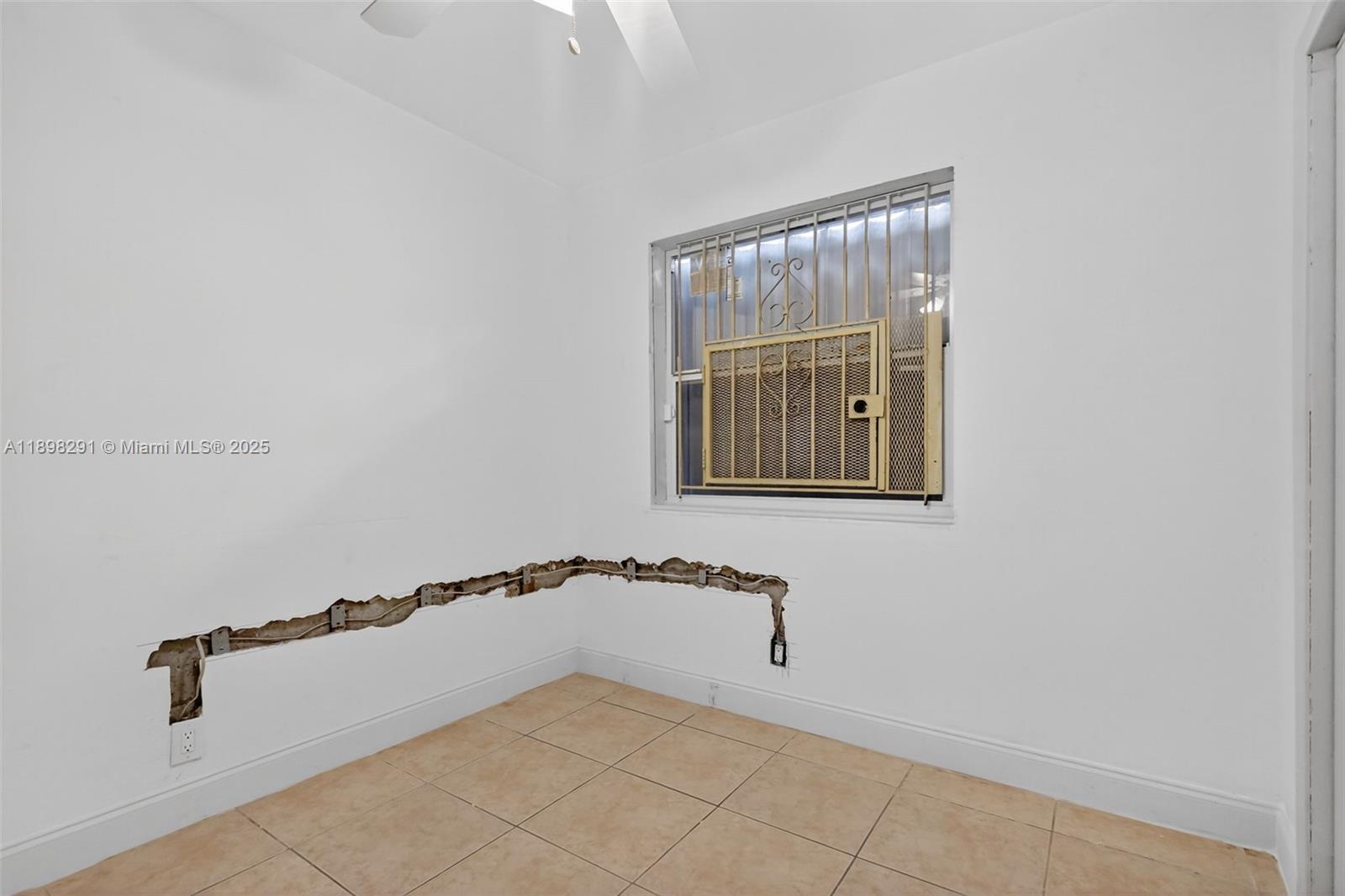 1537 NW 70th St, Miami