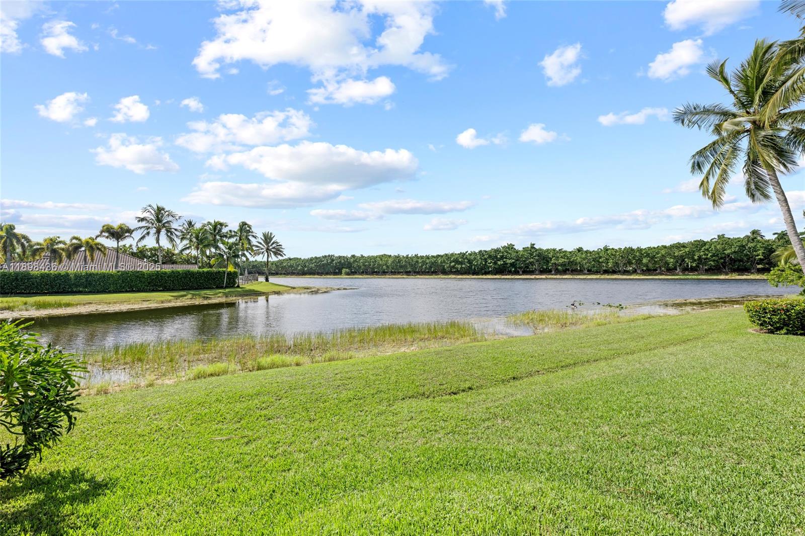 985 Spoonbill Cir, Weston