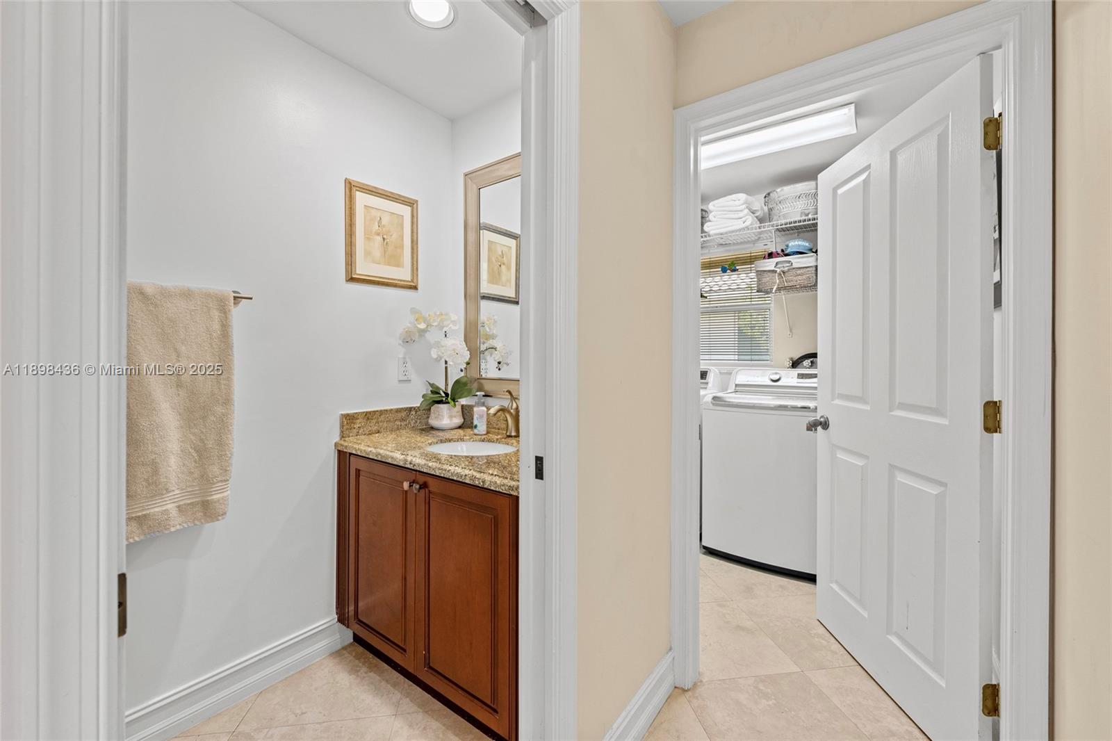 985 Spoonbill Cir, Weston