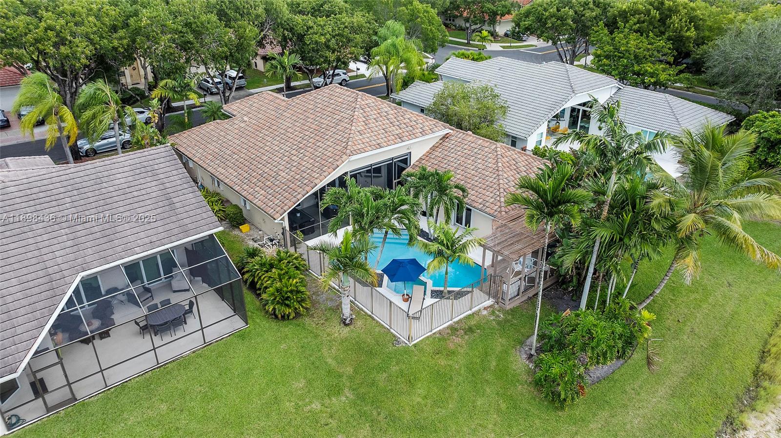 985 Spoonbill Cir, Weston