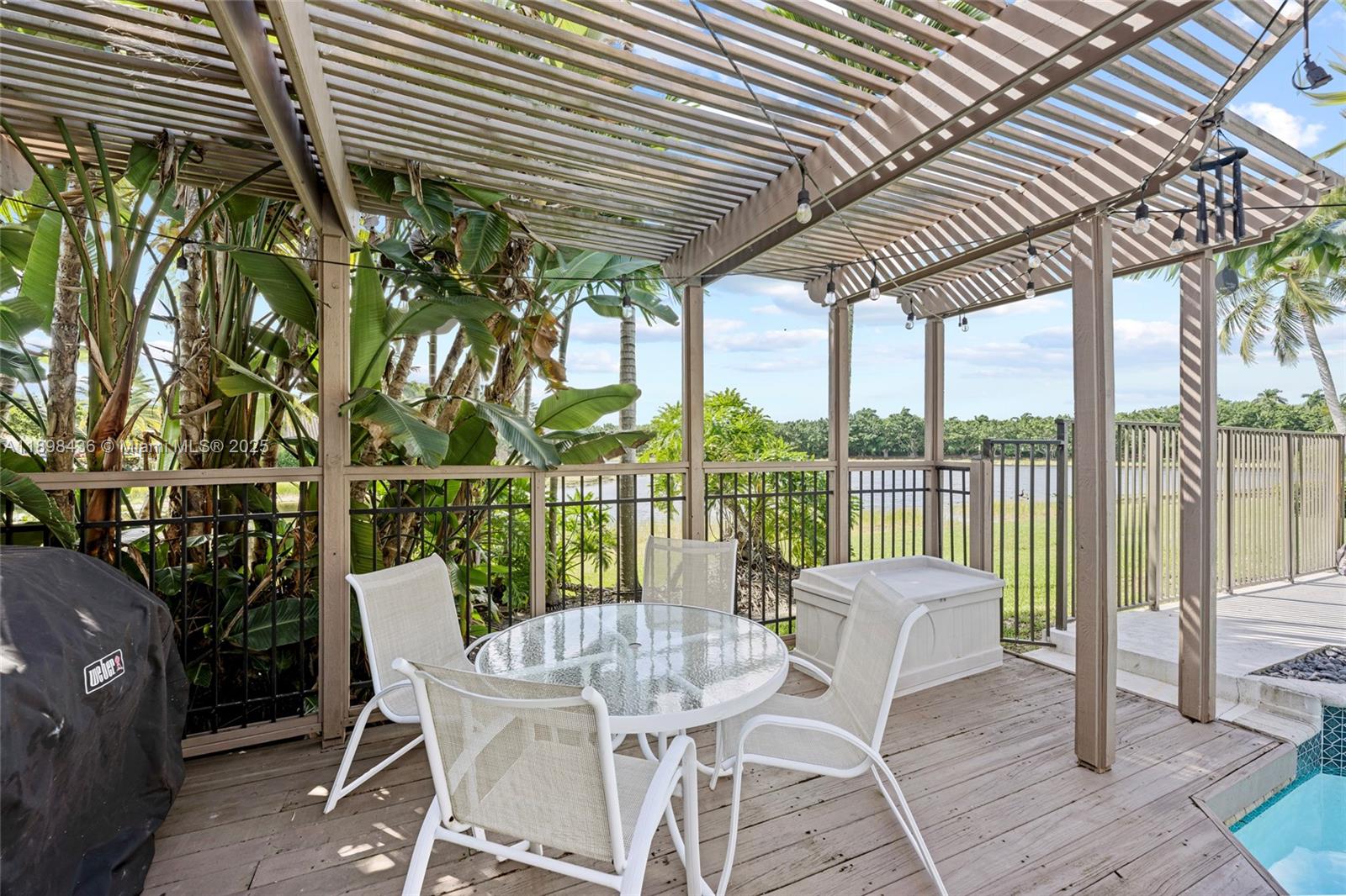 985 Spoonbill Cir, Weston