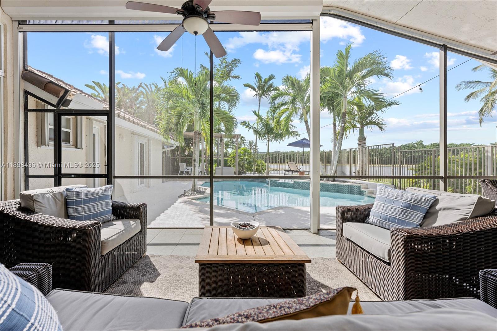 985 Spoonbill Cir, Weston