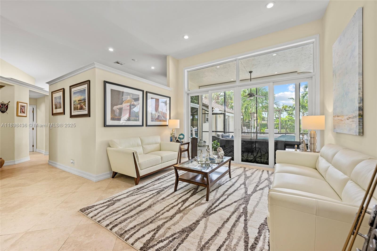 985 Spoonbill Cir, Weston