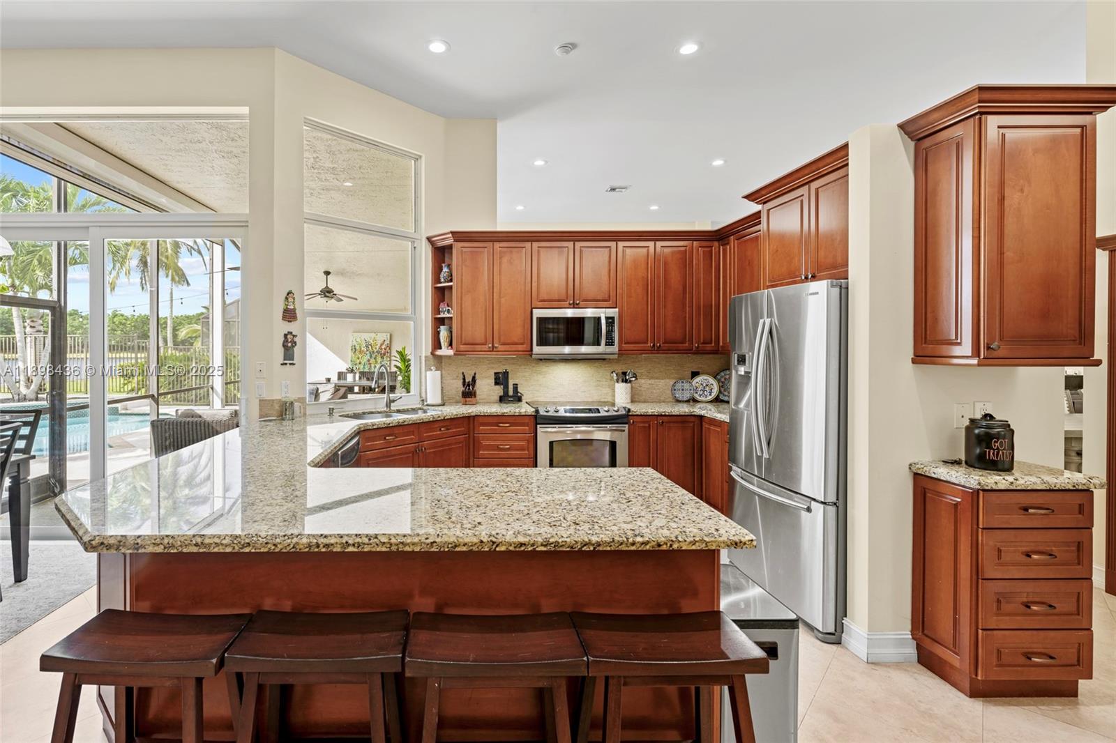 985 Spoonbill Cir, Weston