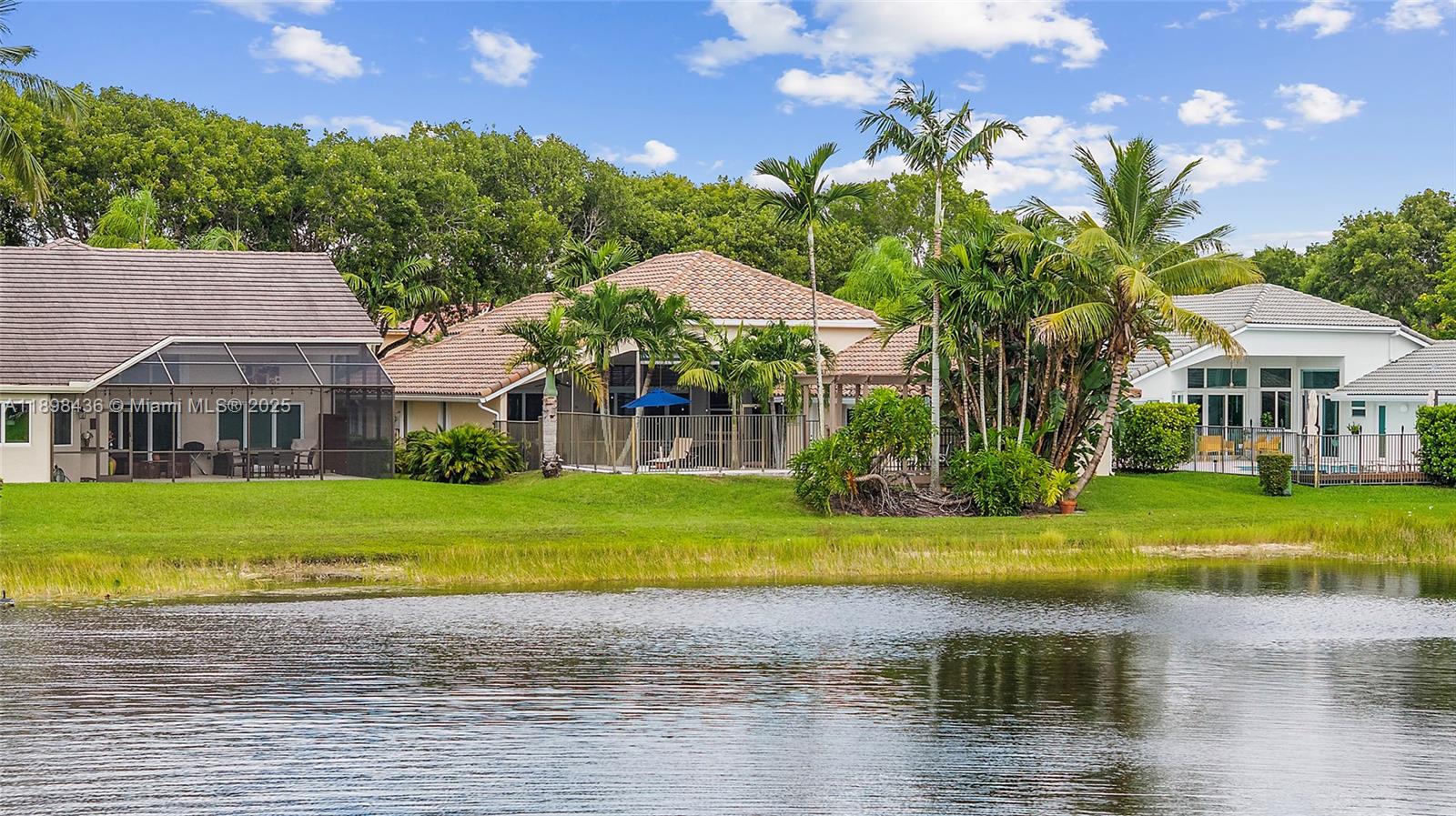 985 Spoonbill Cir, Weston