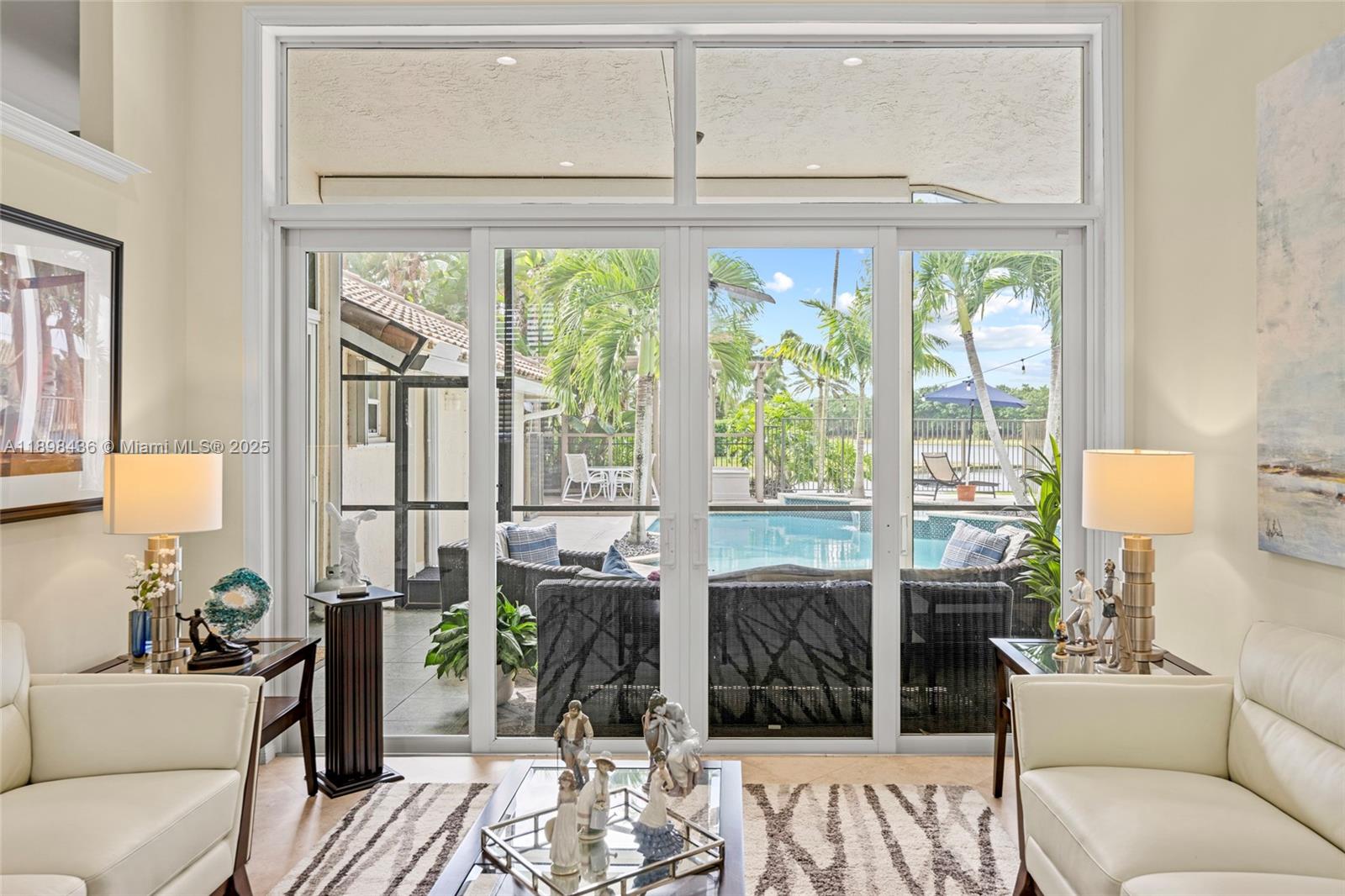 985 Spoonbill Cir, Weston