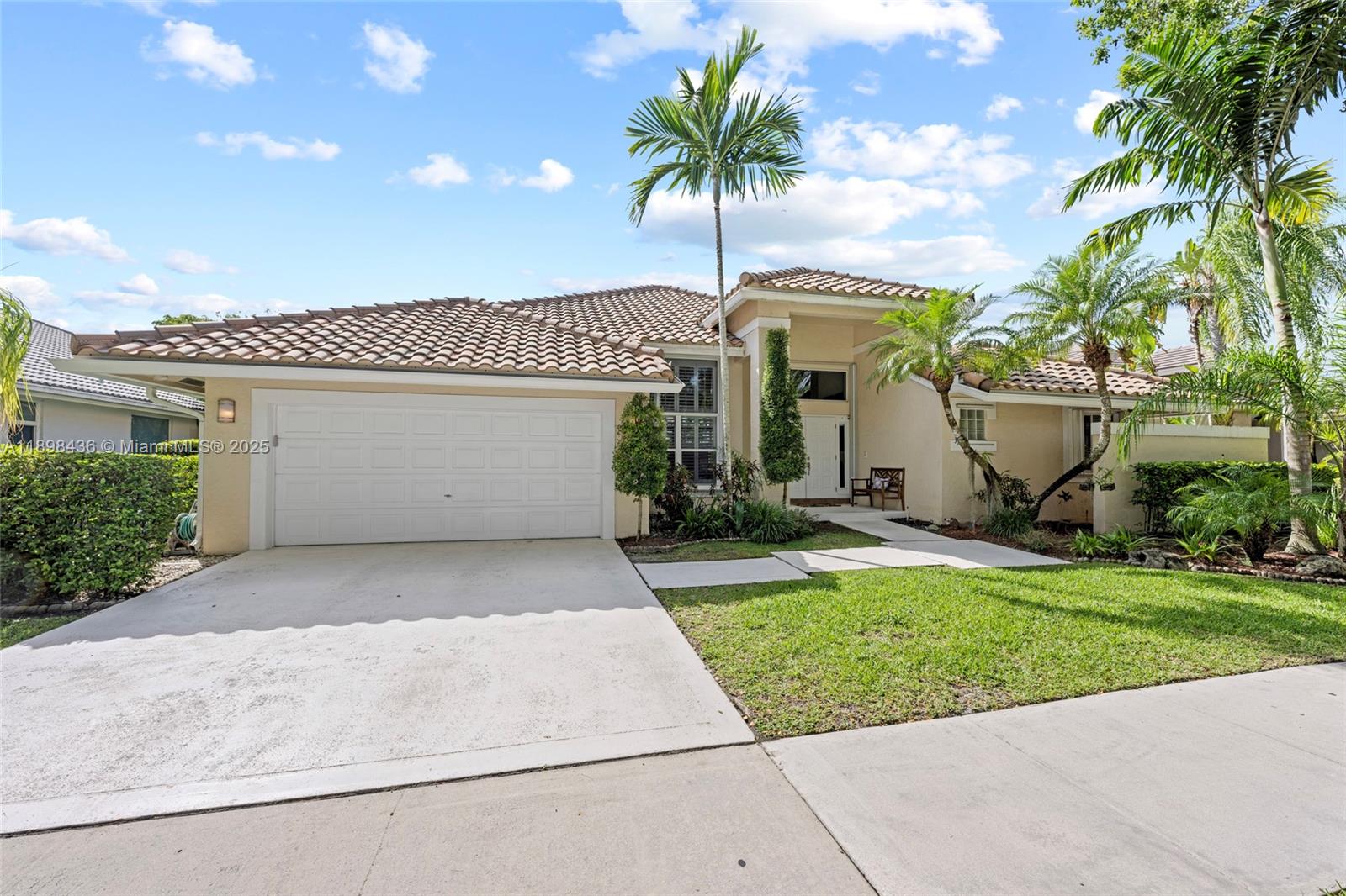 985 Spoonbill Cir, Weston