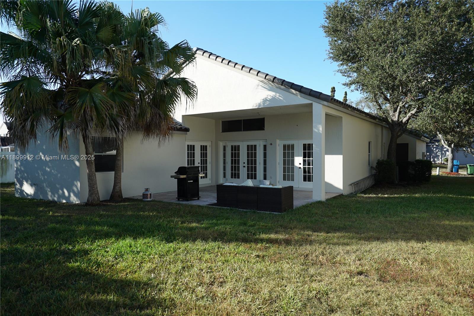 658 Stanton Dr, Weston