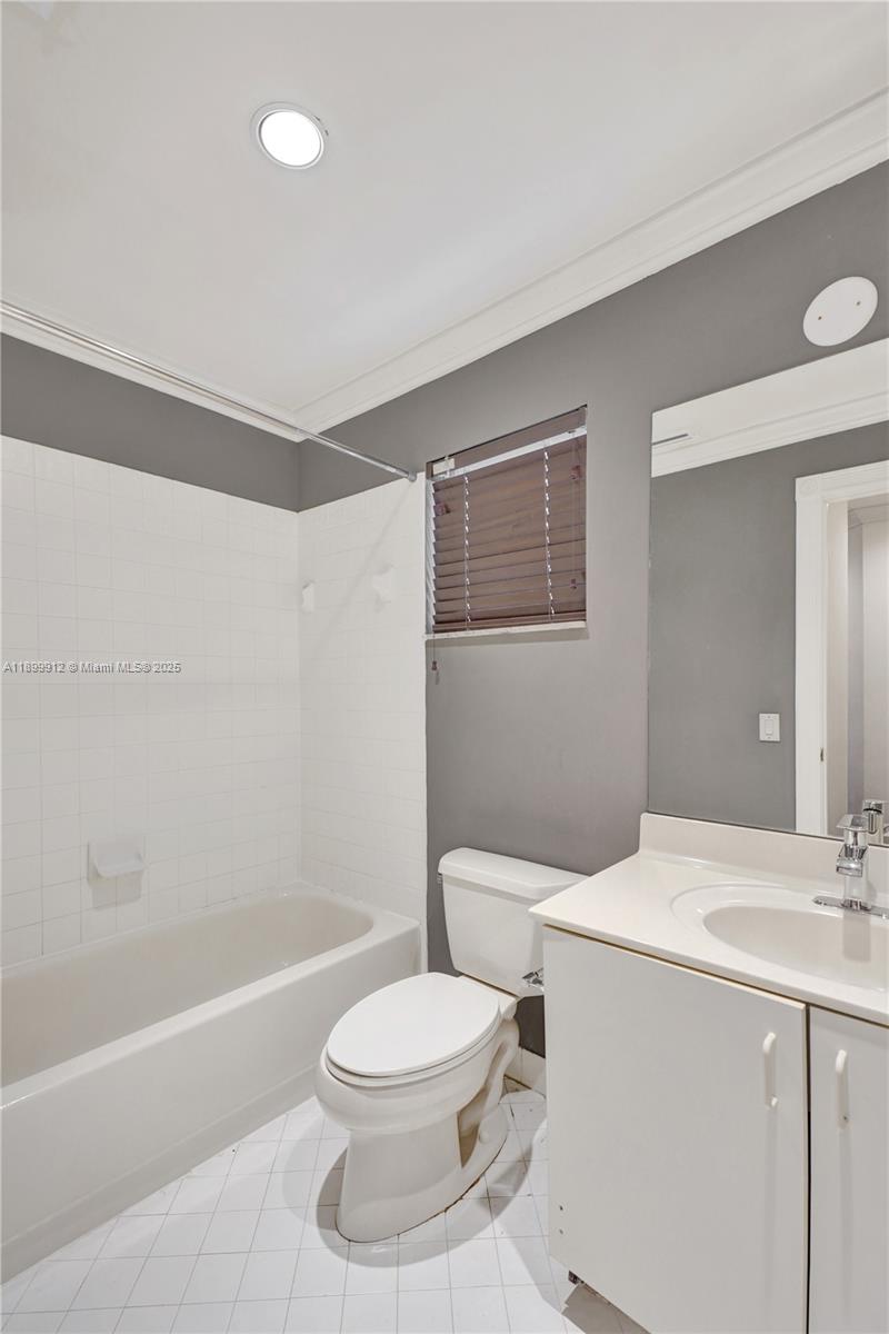 658 Stanton Dr, Weston