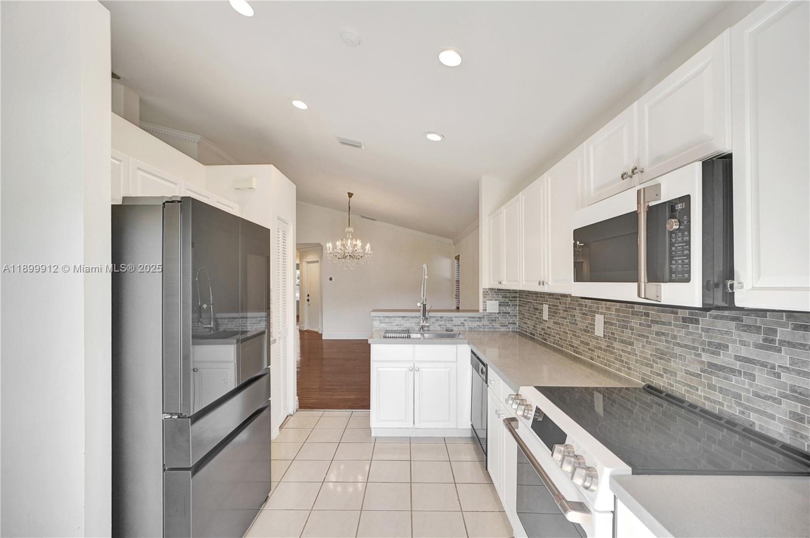 658 Stanton Dr, Weston