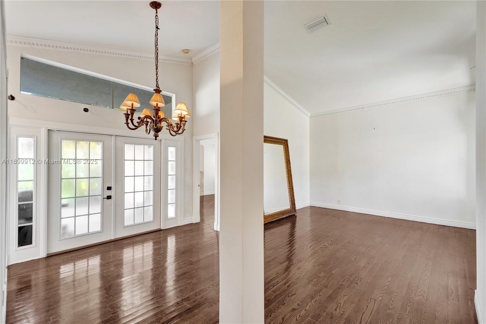 658 Stanton Dr, Weston