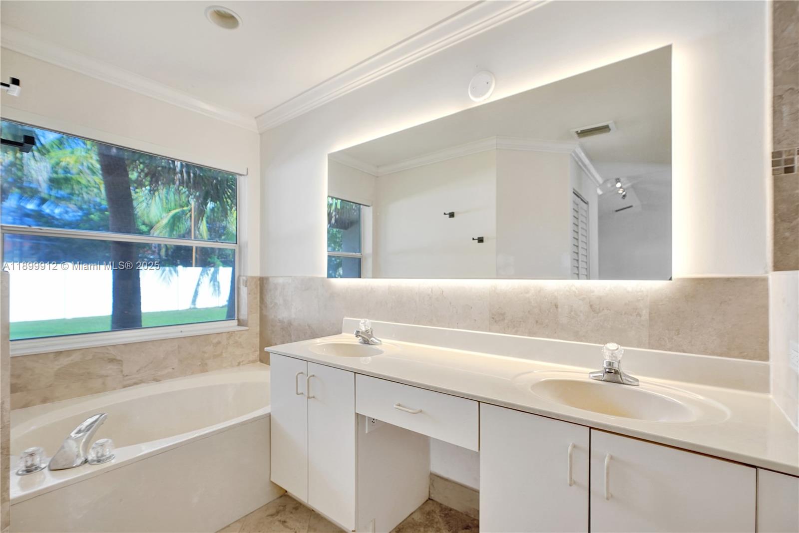 658 Stanton Dr, Weston