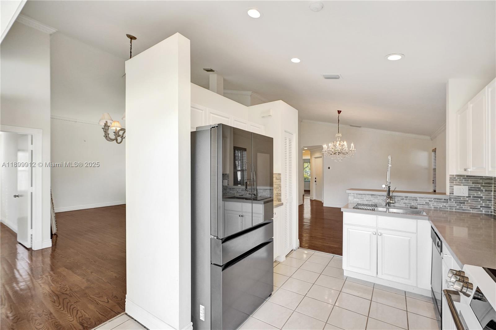 658 Stanton Dr, Weston