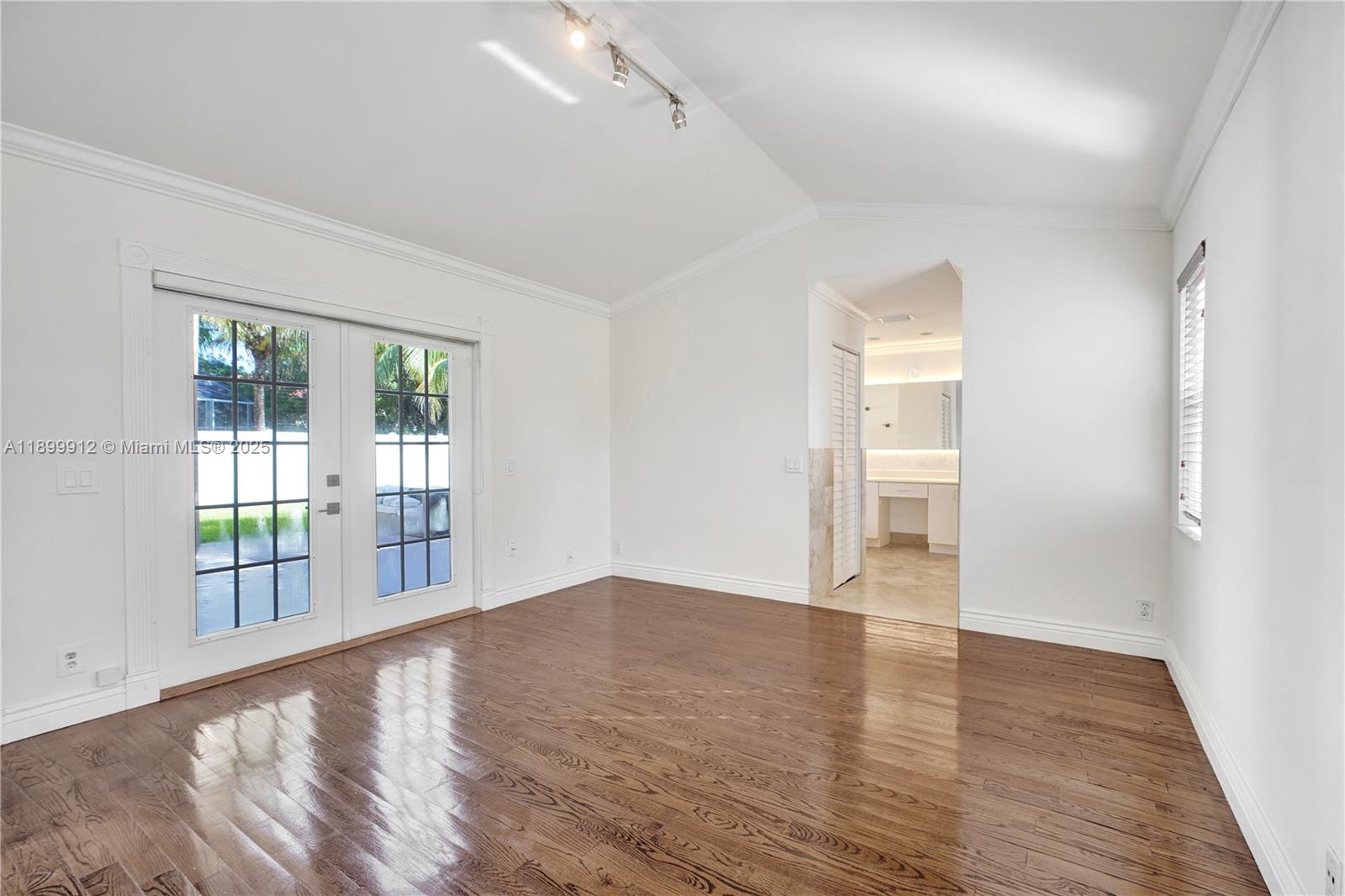 658 Stanton Dr, Weston