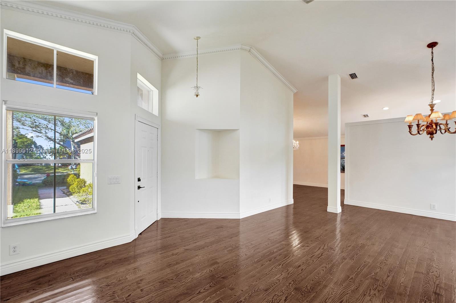 658 Stanton Dr, Weston