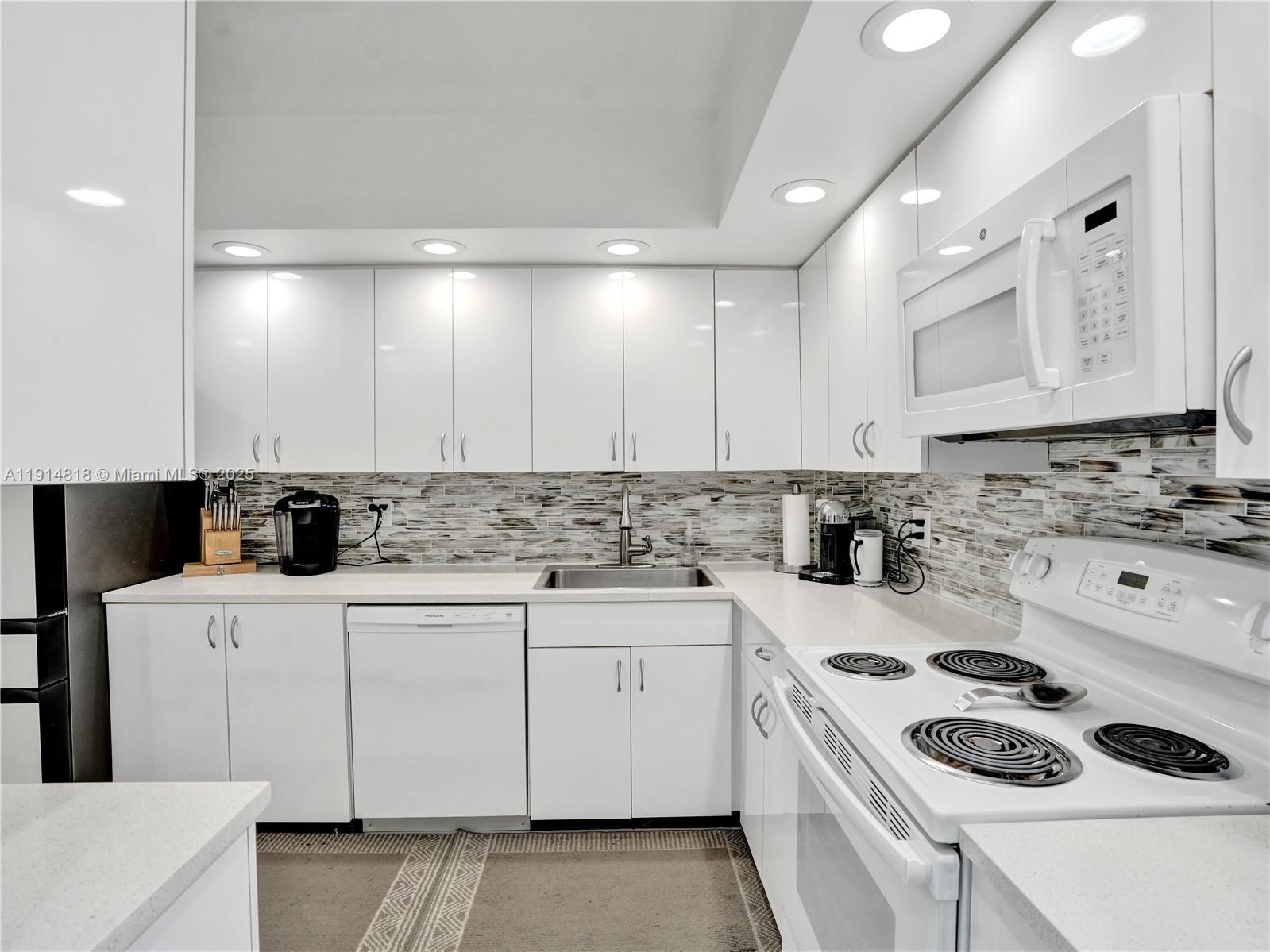 3800 Hillcrest Dr # 1204