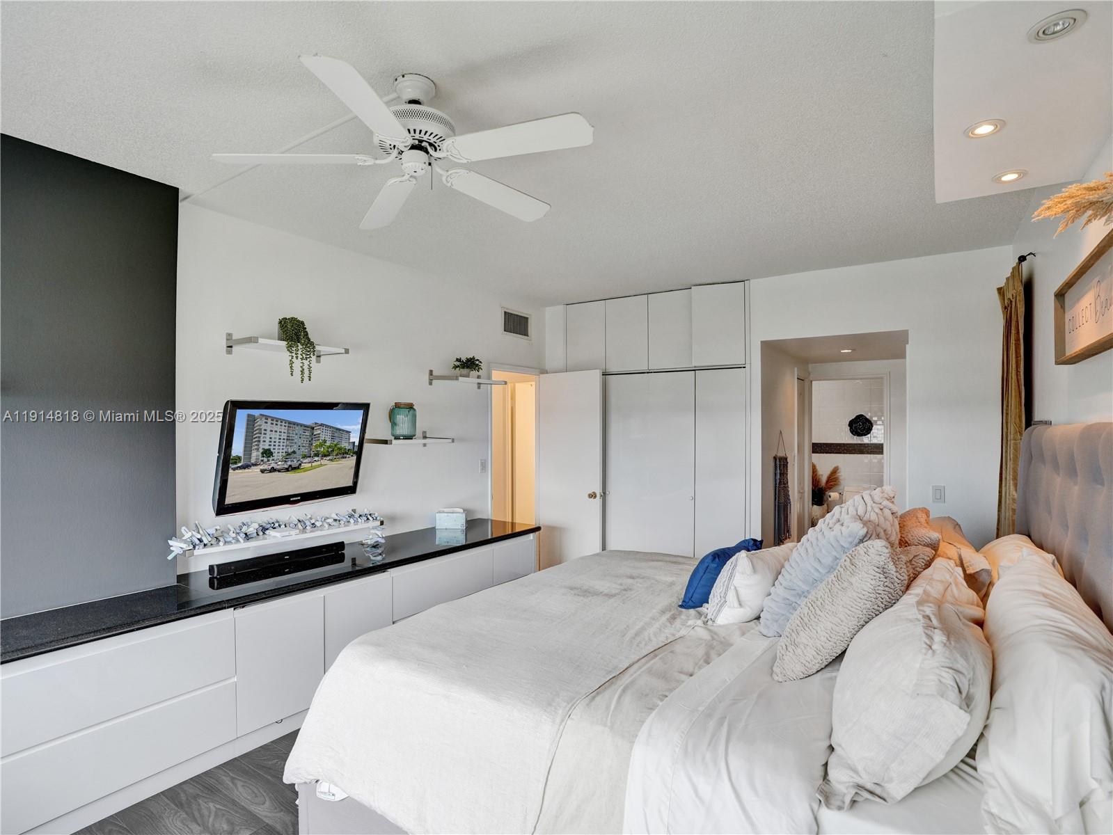 3800 Hillcrest Dr # 1204