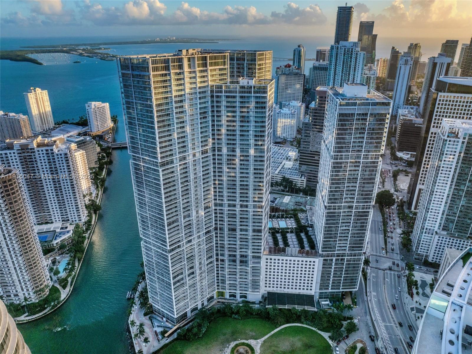 495 Brickell Ave # 3801