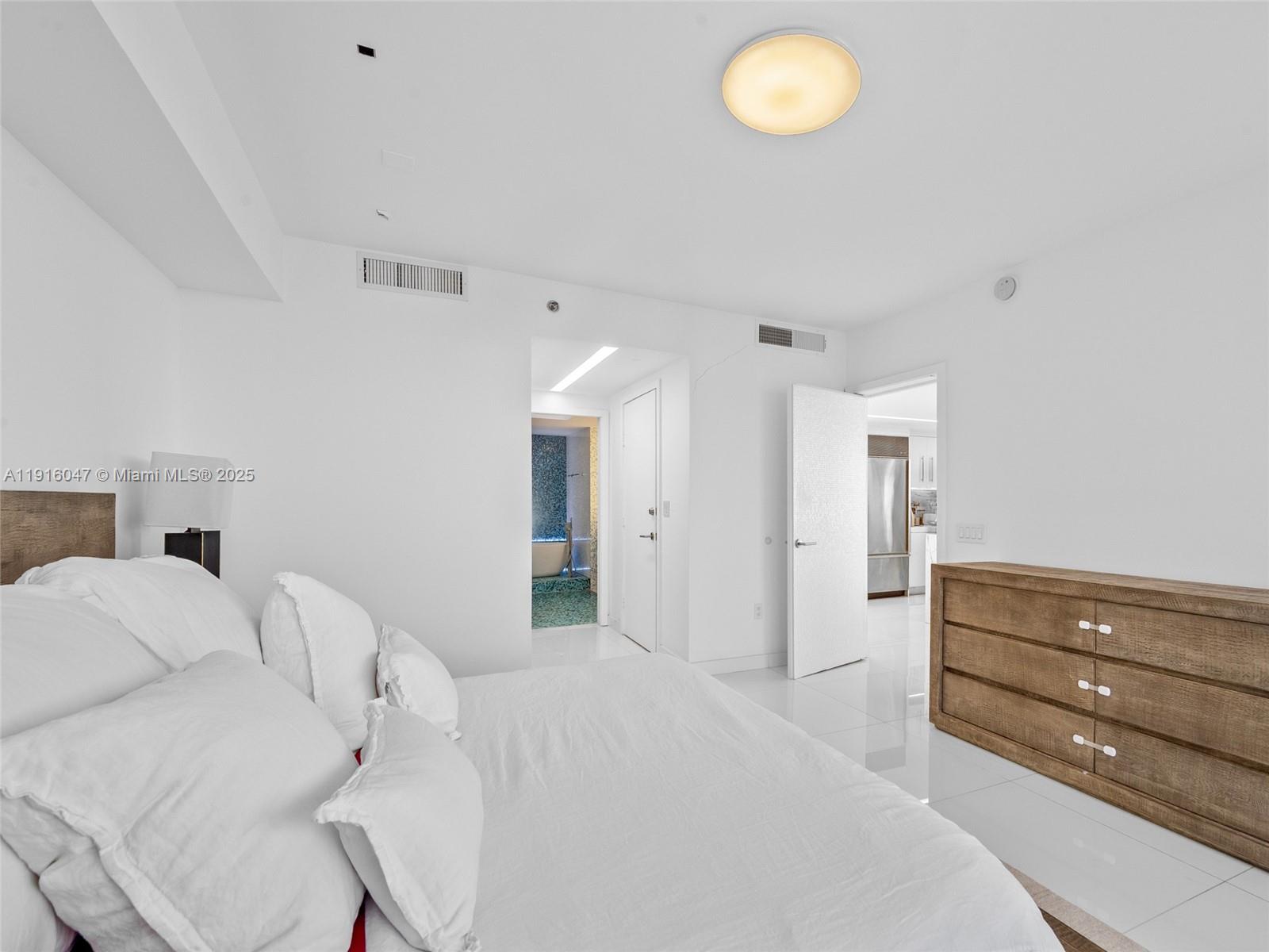 495 Brickell Ave # 3801