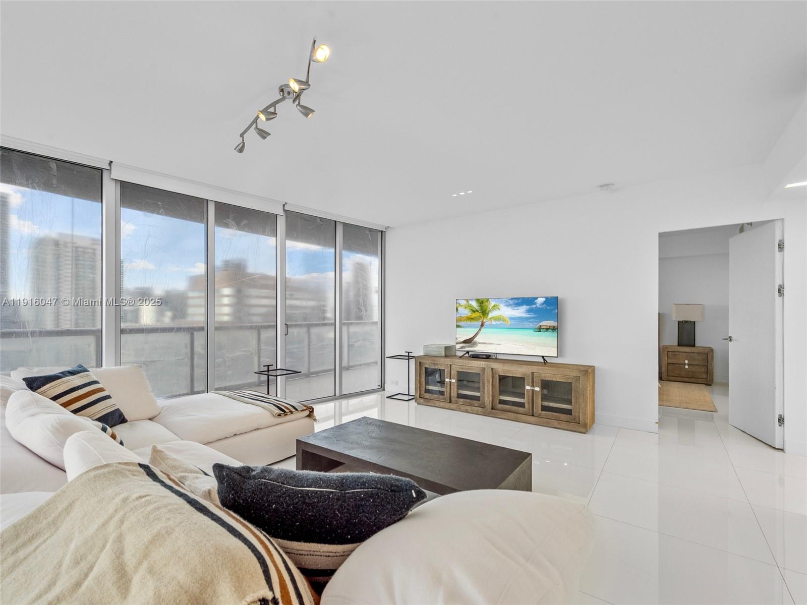 495 Brickell Ave # 3801